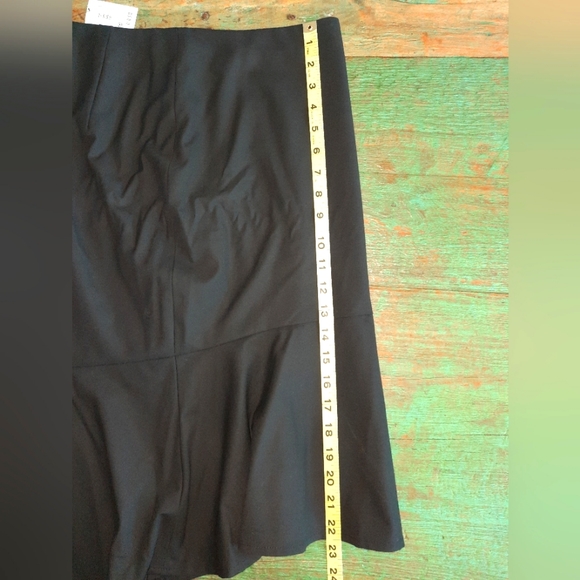NWT The Limited size 6 classic black asymmetrical skirt excellent used condition - Picture 9 of 10